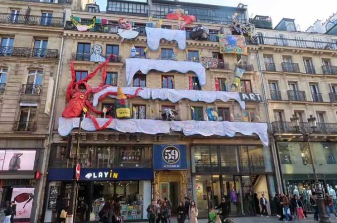 Visit young artists in Paris