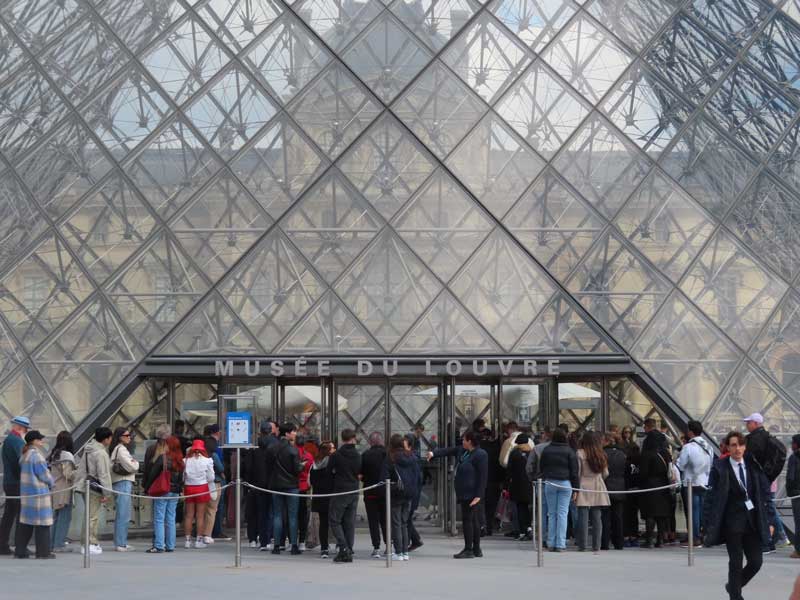 Louvre Museum